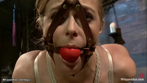 Latex dommes anal fingers blond