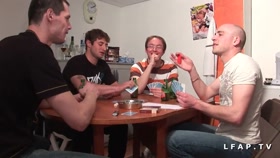 Jeune Et Jolie Etudiante Francaise Baisee Et Couverte De Sperme Dans 1 Gangbang