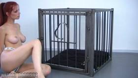 Cage Porn – Locking herself to a cage