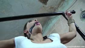 Bondage – Struggling Girl
