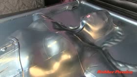 Latex Porn – Vacuum Bed Lezdom